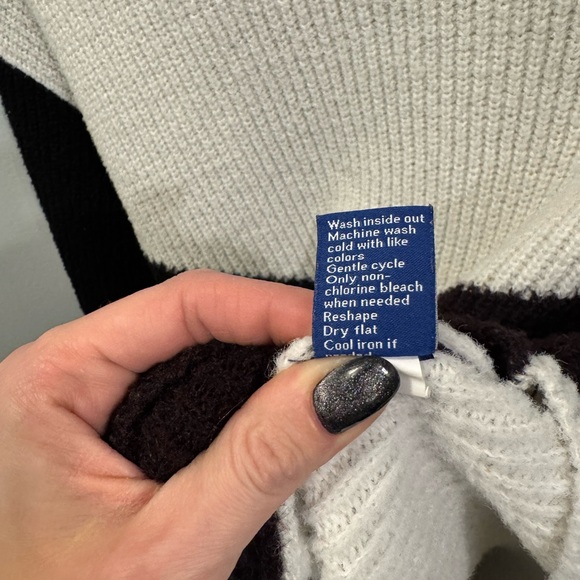 Apt9 Colorblock Sweater - Picture 5 of 5